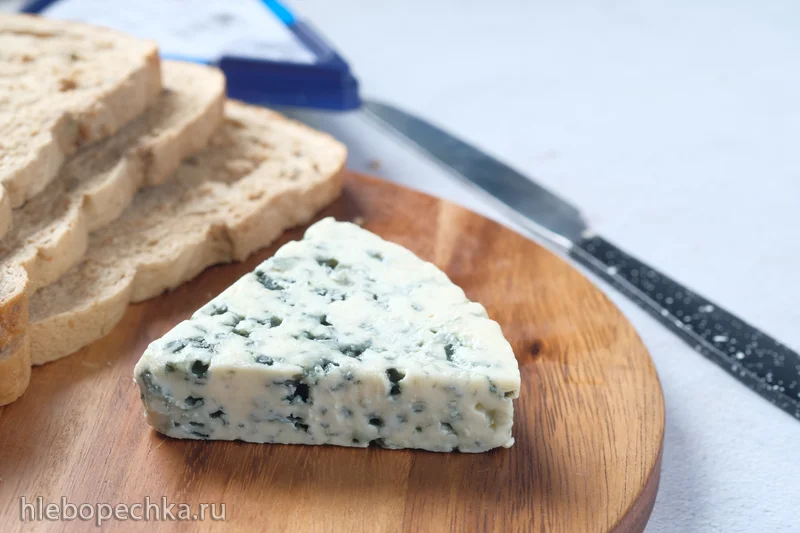Салат с голубым сыром и грушей