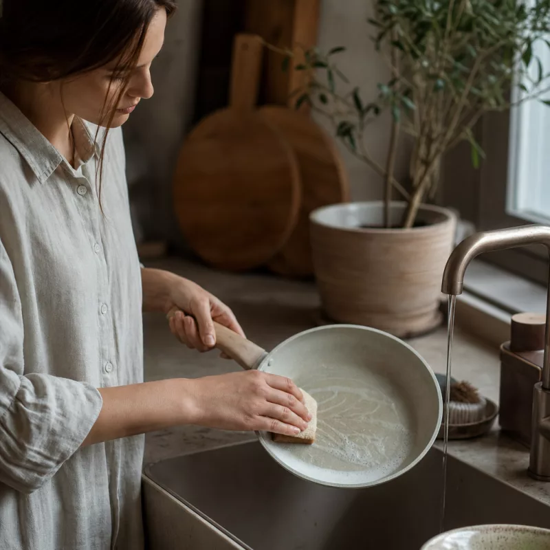 Сковороды, которые стоит оставить на кухне