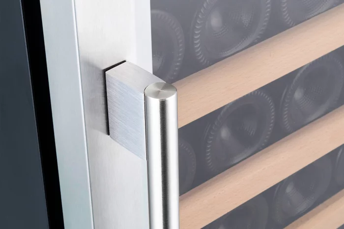 Винный шкаф Temptech WPQ38SCS