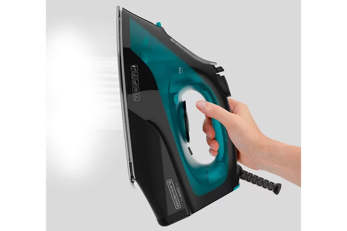 Утюг Black+Decker BXIR2403E