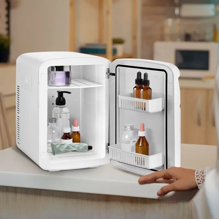 Холодильник для косметики Kitfort КТ-4118