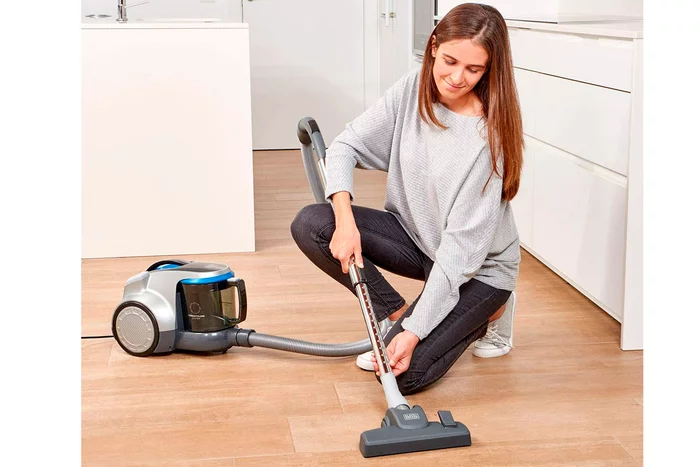Пылесос Black+Decker BXVML700E
