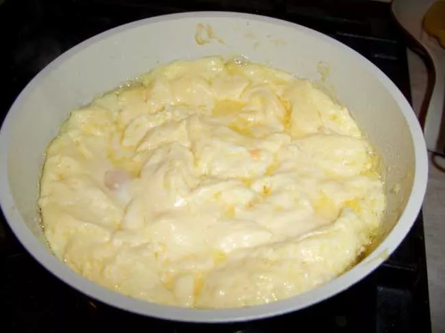 Посуда для приготовления пищи (кастрюли,сковороды,крышки к ним)