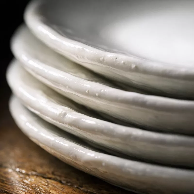 Стоит ли покупать фарфоровую посуду с браком