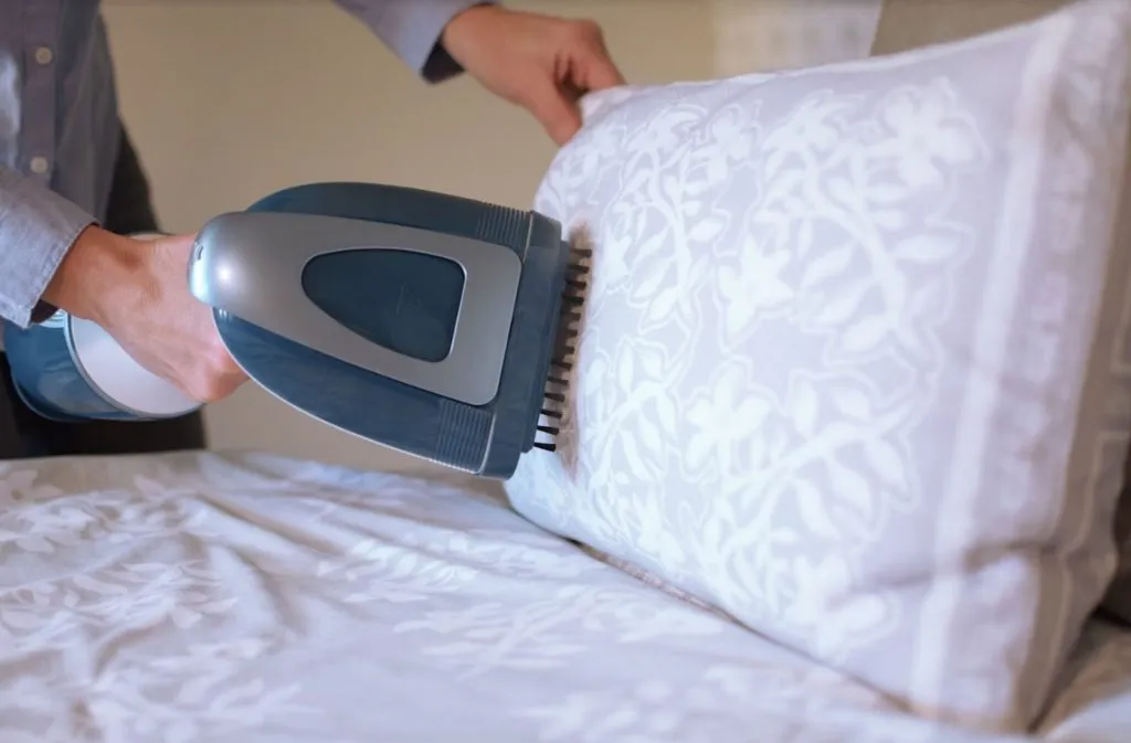 Ручной экспресс-отпариватель Morphy Richards Express Steam Handheld Garment Steamer 361000