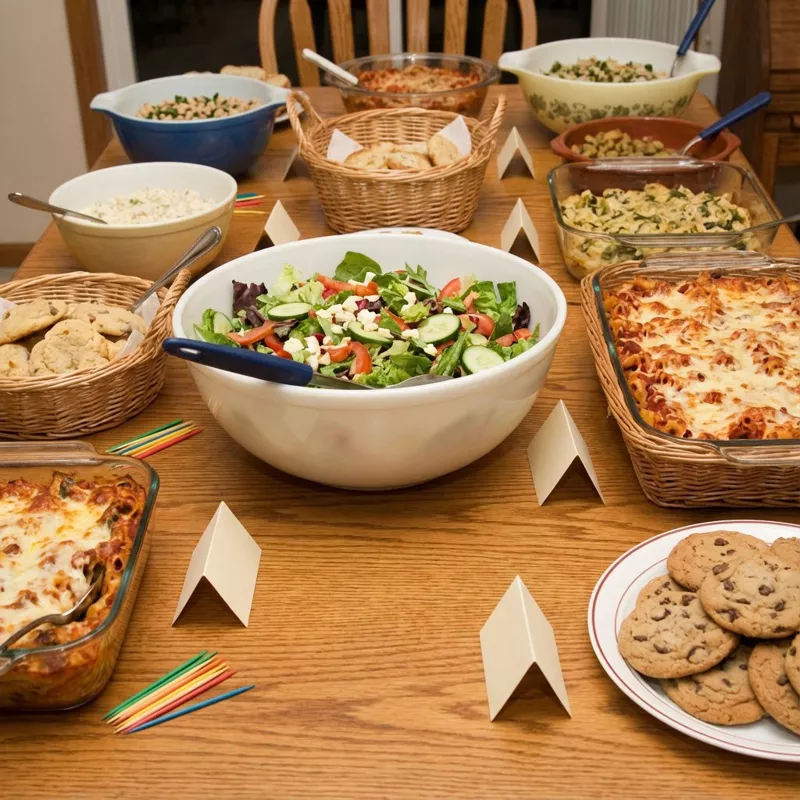 Potluck: вечеринки в складчину (как избежать пяти одинаковых салатов)