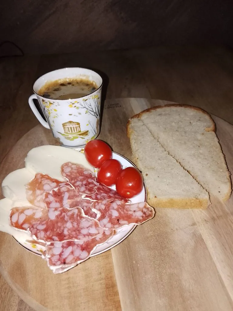 Хлеб пшеничный с перцем и сыром