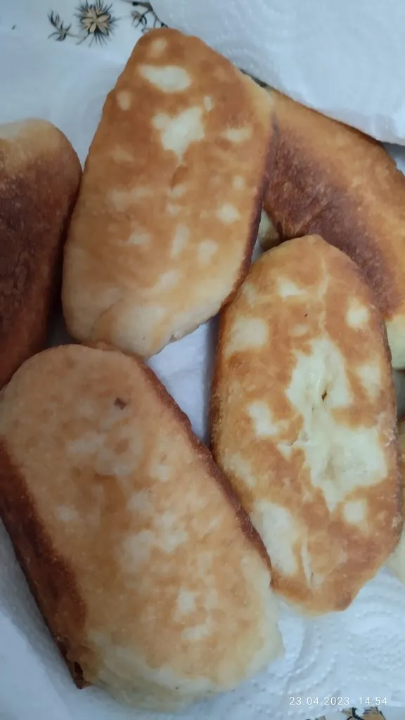 Пирожки с мясом и картошечкой, жареные в масле