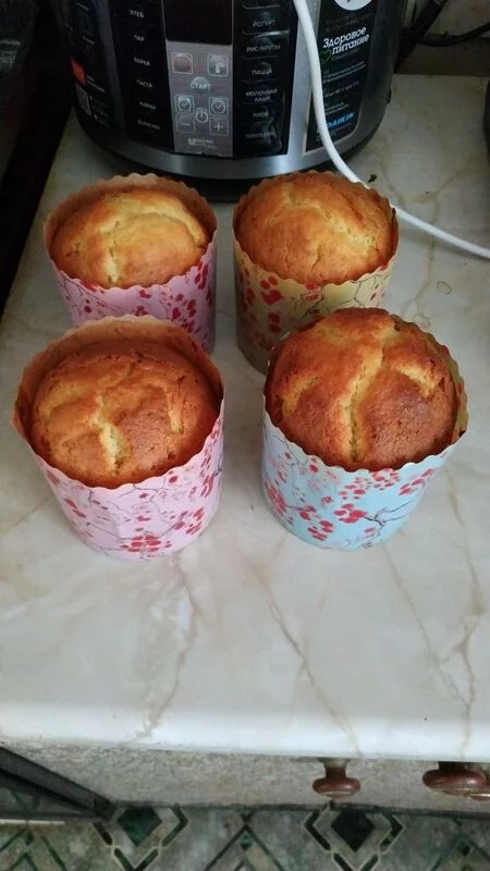 Кулич творожный на маргарине с лимонной цедрой (в маленьких формочках)