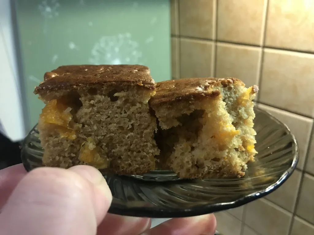 Шарлотка с апельсином и орехами (постная)