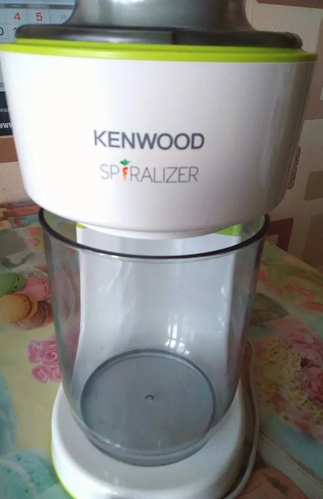 Продаю: Kenwood Spiralizer FGP 203WG + 2 доп. насадки. 