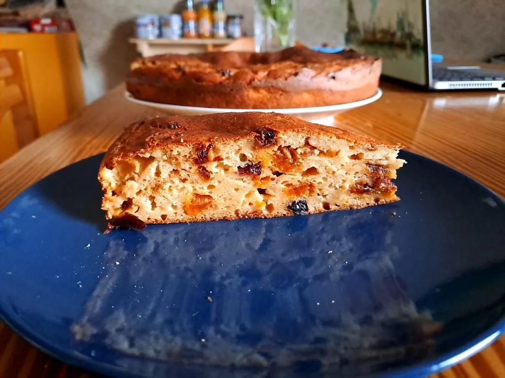 Творожная запеканка с финиками и курагой от Э. Хименеса