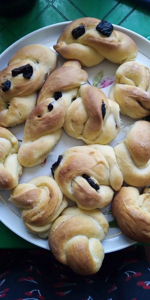Булочки со сгущенным молоком и тмином