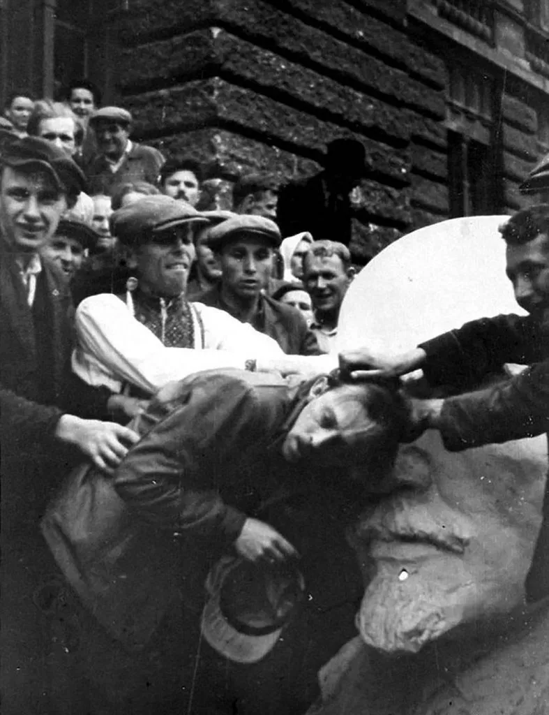 Запечатленная история