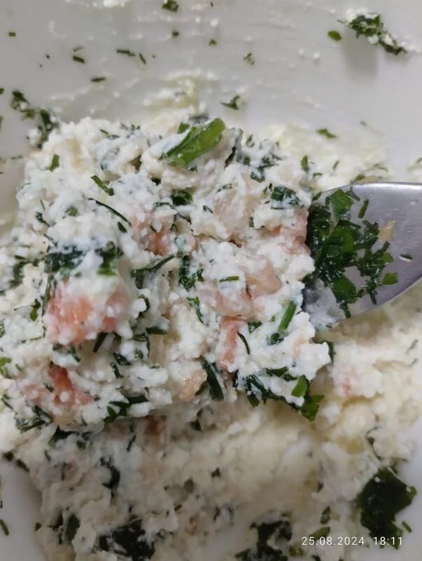 Тарталетки с рыбой, яблоком и тимьяном
