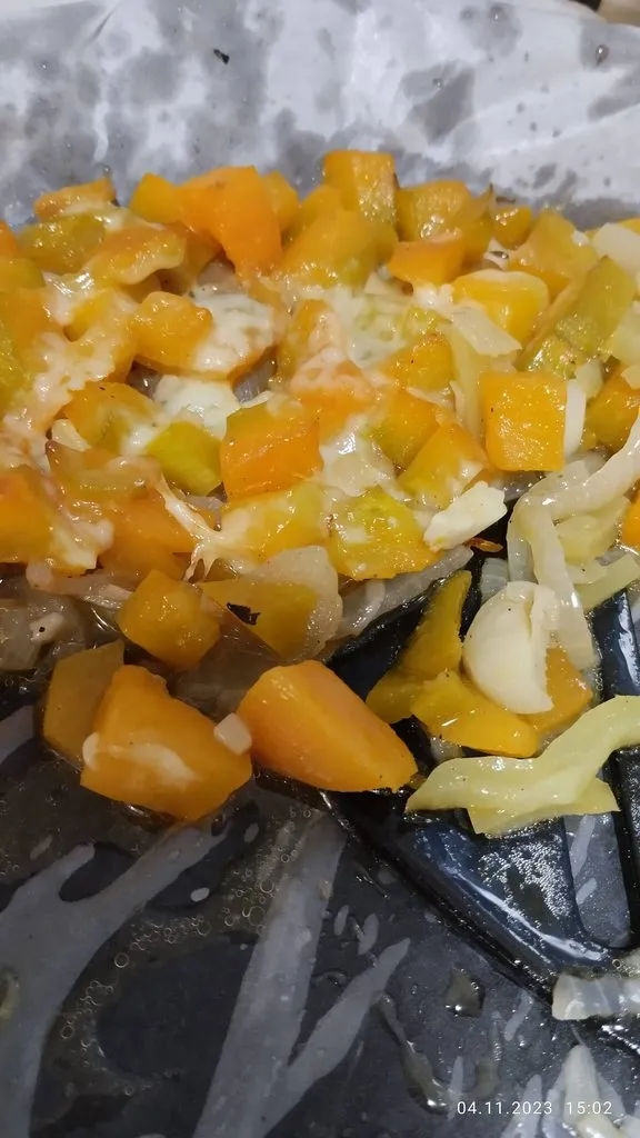 Тыква, запеченная под сырной корочкой (теплая закуска для праздников и будней)