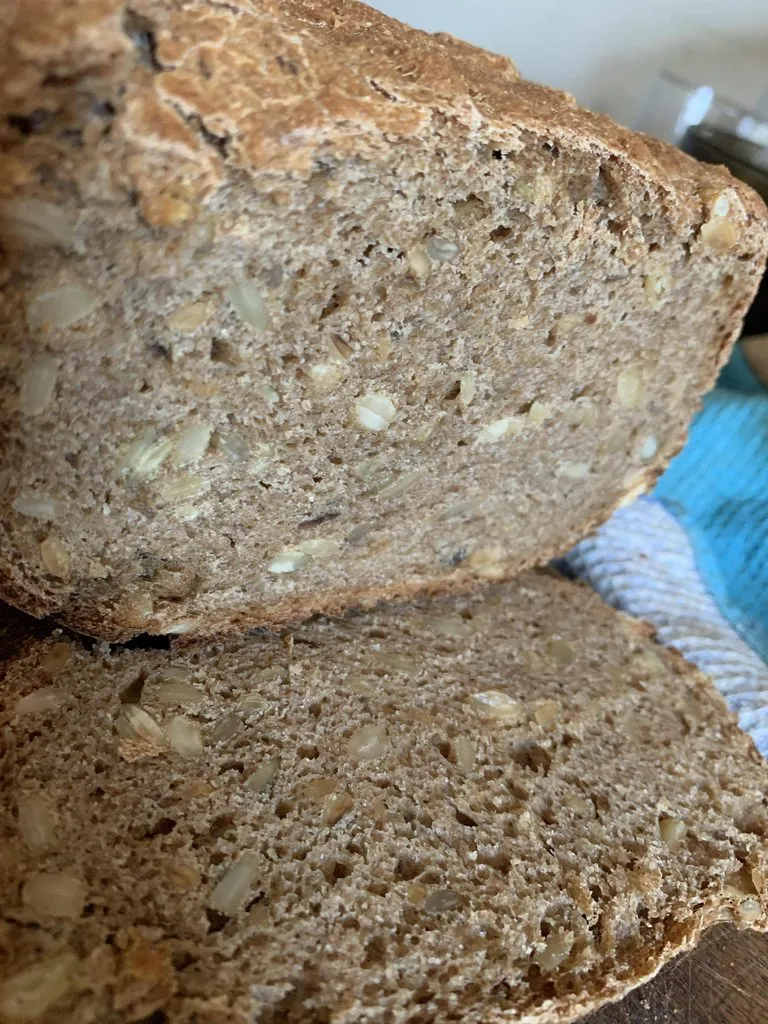 100%-ый цельнозерновой хлеб с семечками