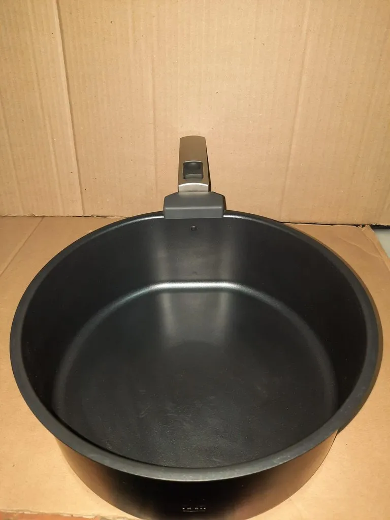 Продам чашу для мультиварки  De'Longhi fh1394