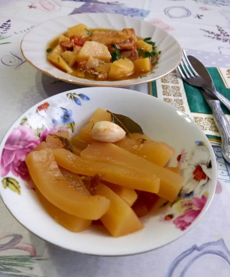 Маринованнные пикантные кабачки «Кровавая Мэри»