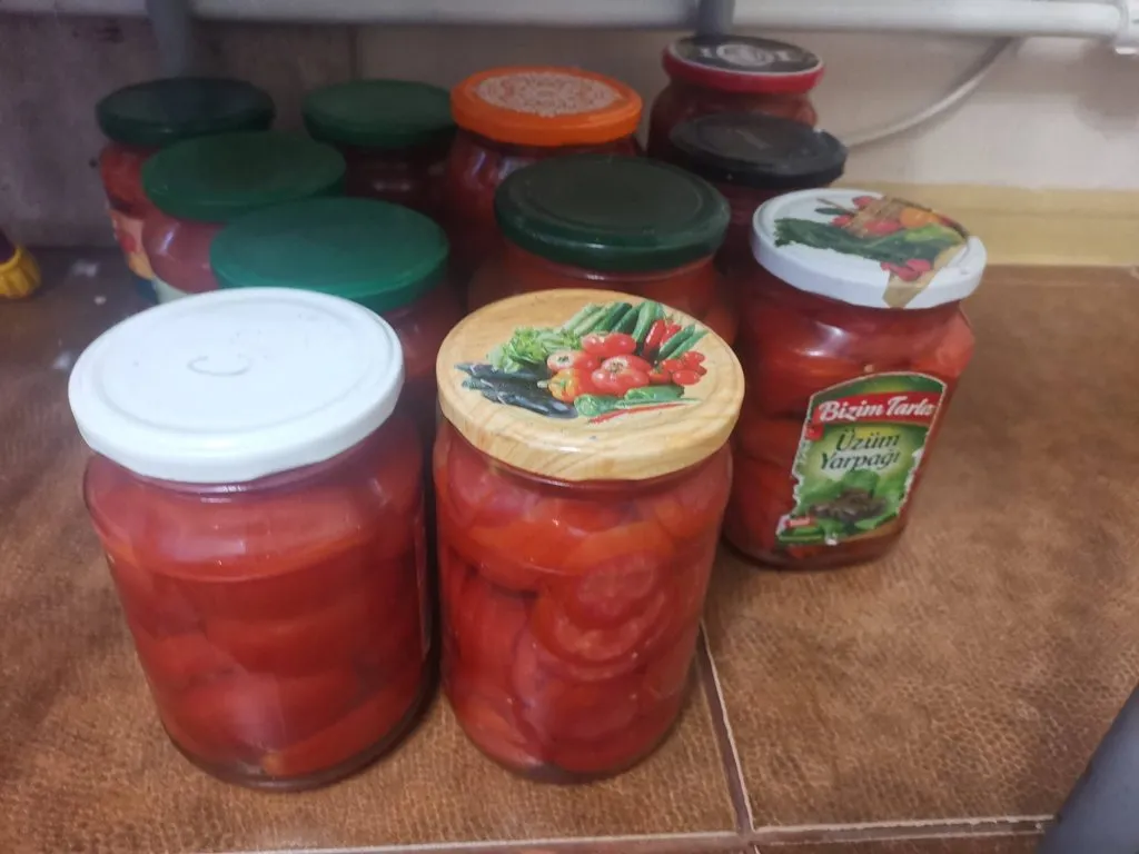 Свежие помидоры на зиму