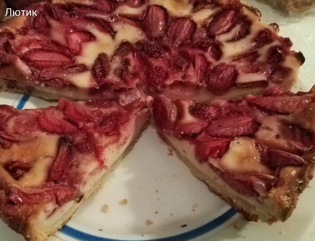 Пирог с клубникой