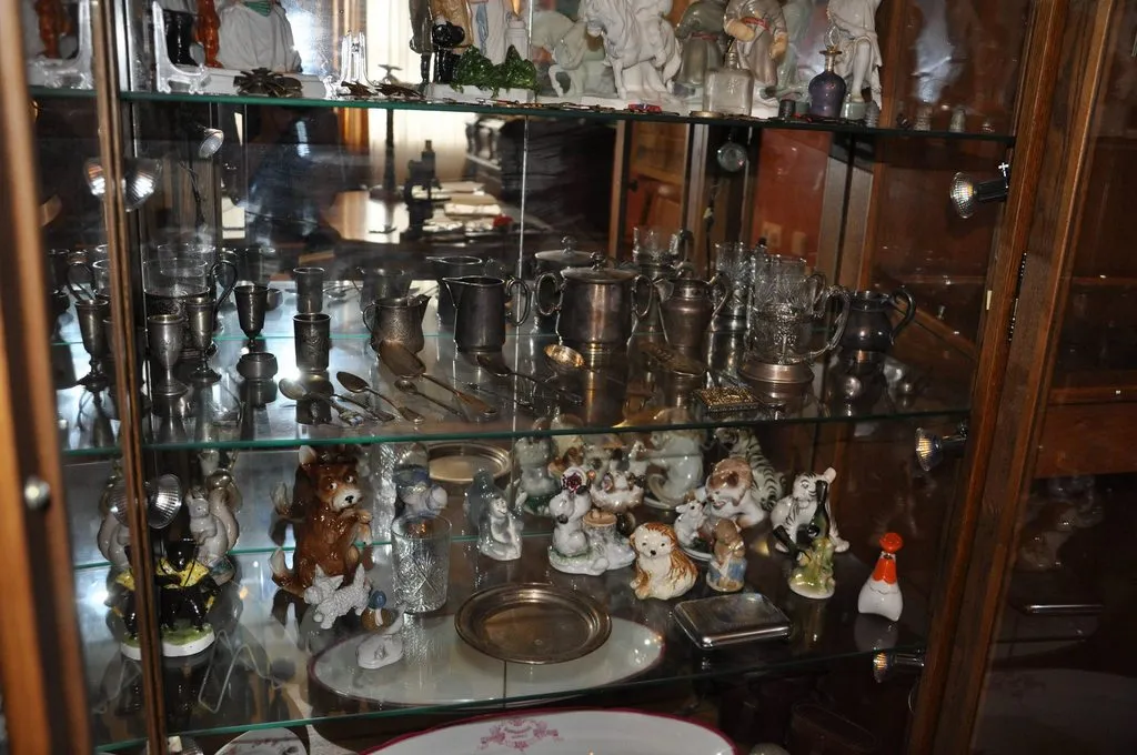 Наши коллекции сувенирной посуды и статуэток