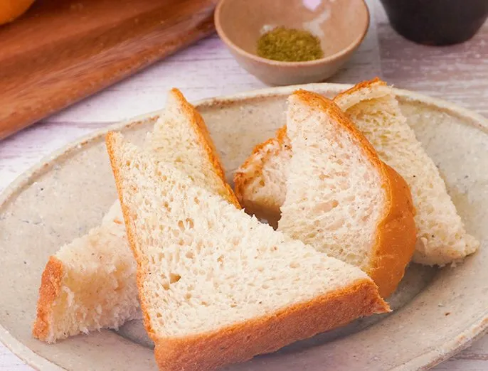 Хлеб пшеничный с перцем и сыром