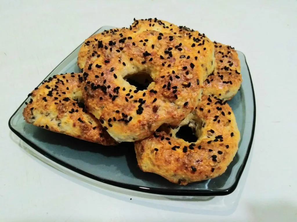 Творожные бублики без муки с отрубями и орехами