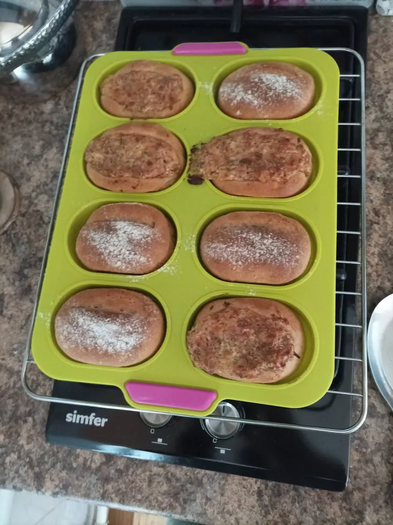 Пшеничные хлебные булочки на кефире