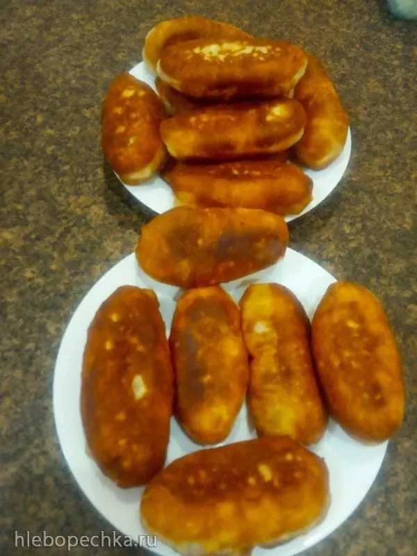 Пирожки жареные с любой начинкой (на живых дрожжах)