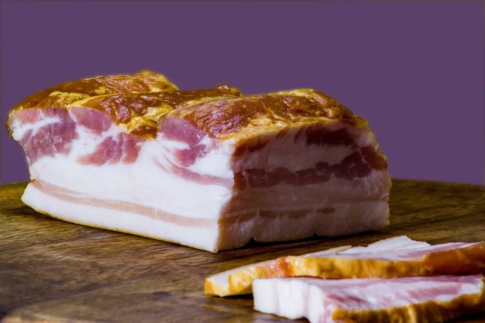 Можно ли жарить мясные продукты с нитритной солью в их составе?