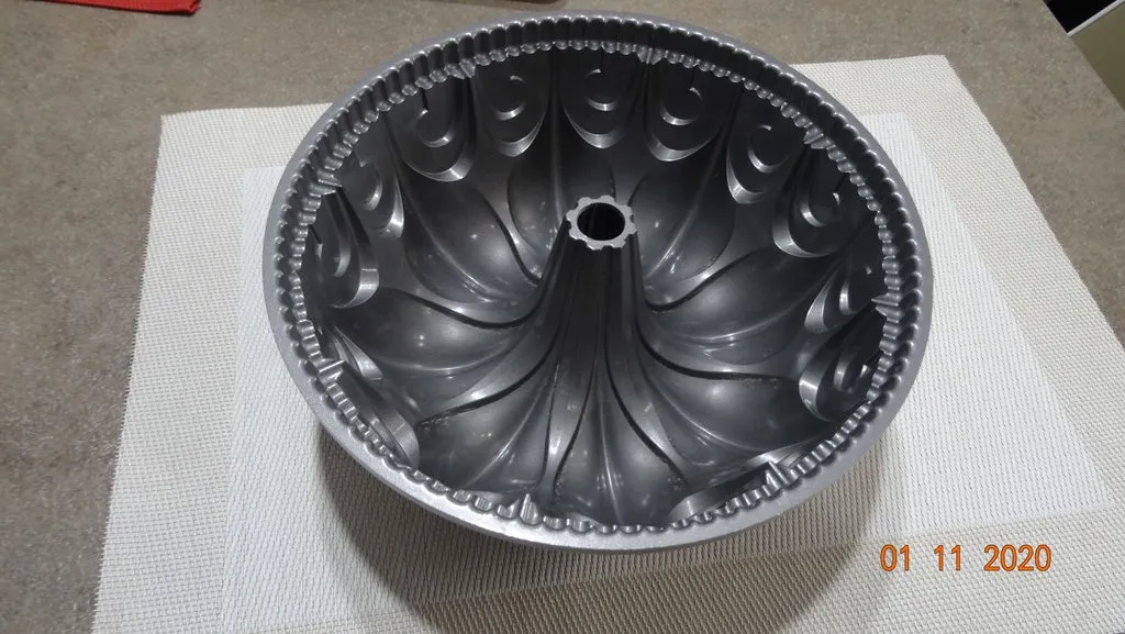Продаю: Форма Nordic Ware De Lis
