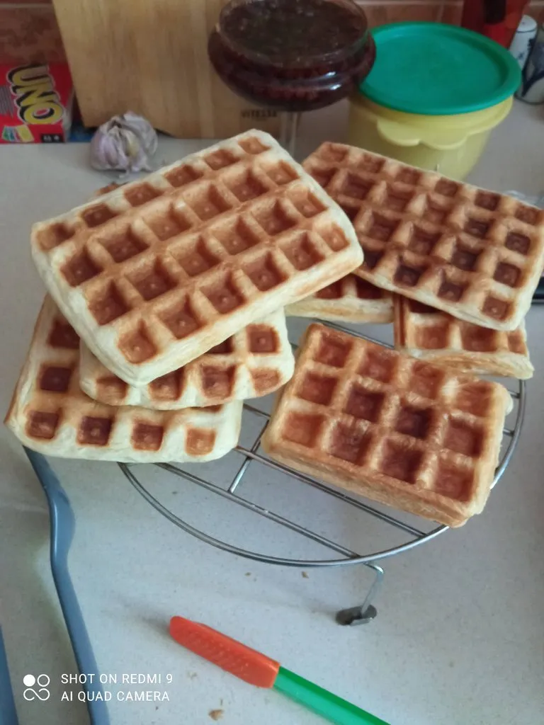 Вафли из слоёного теста