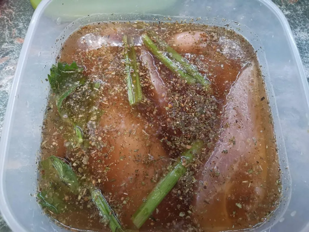 Диетическая пасторма из филе курицы или индейки, свиной вырезки, маринованная в солинаде гриль Ninja