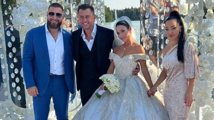 Меня интересует мнение о пластической хирургии...