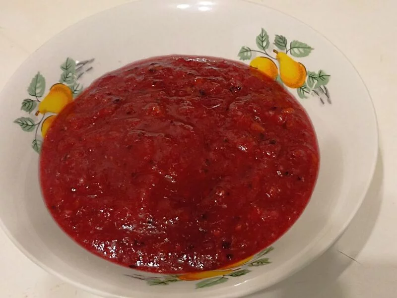 Сырое варенье из крыжовника с апельсинами