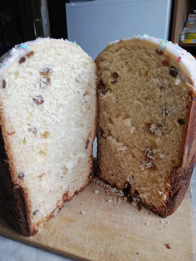 Кулич с изюмом