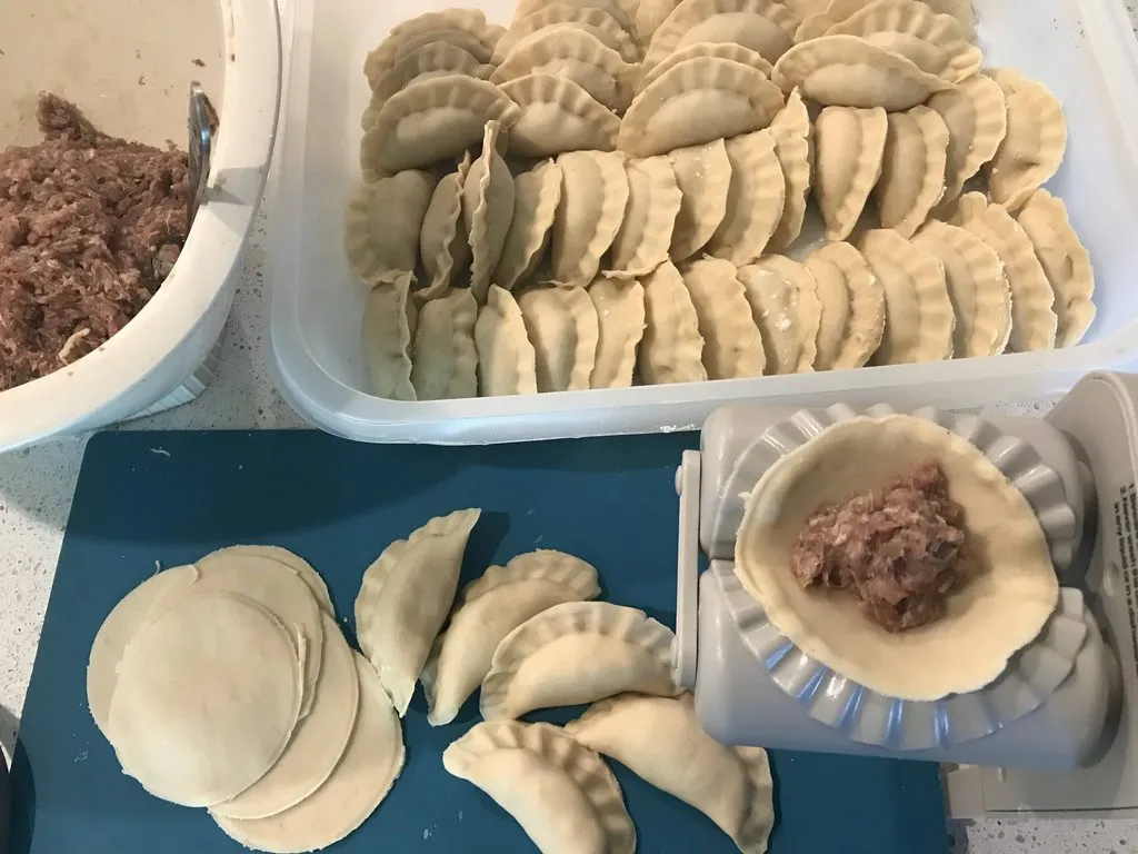 Пельменница и форма для вареников