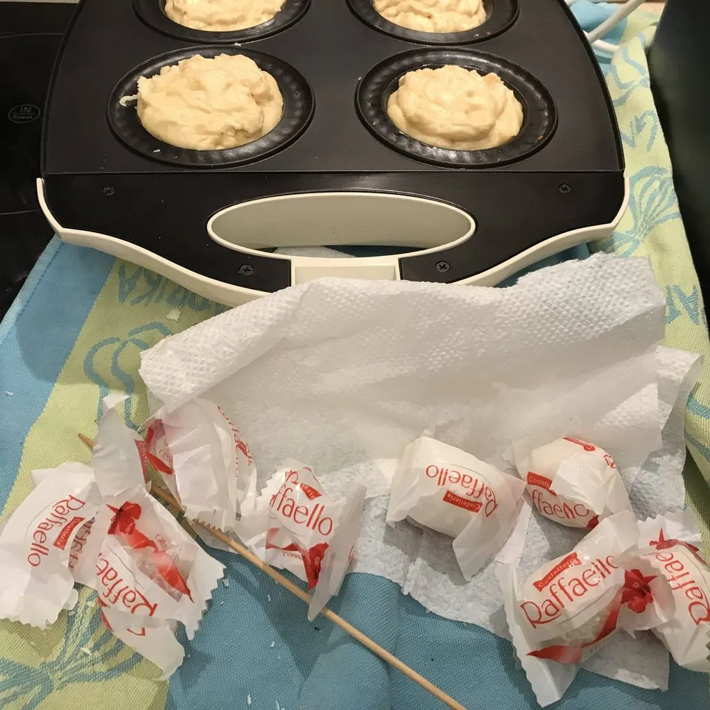 Кекс лёгкий с вишнями