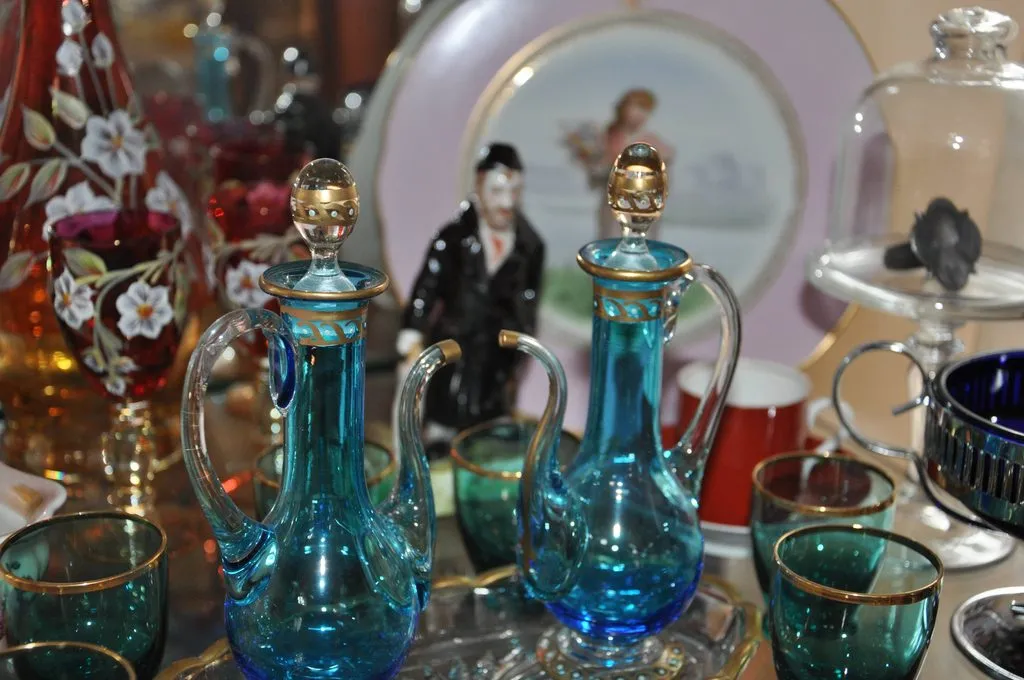 Наши коллекции сувенирной посуды и статуэток