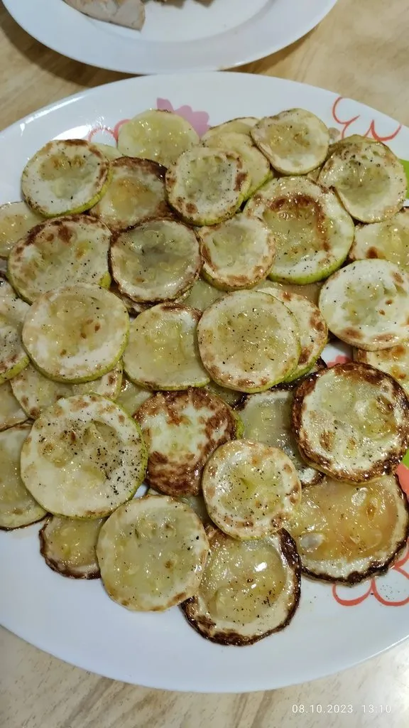 Гренка: делимся - кто чем вкусным её намазывает?