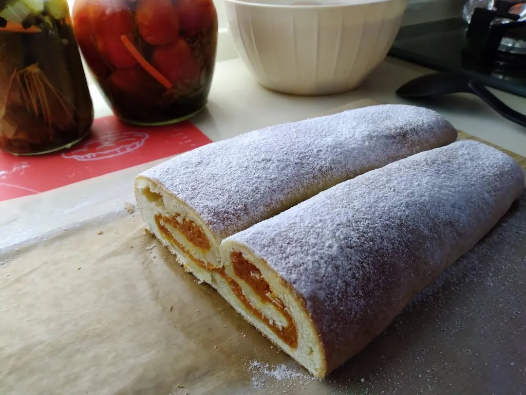 Быстрый творожный штоллен с абрикосами (Schneller Quarkstollen)