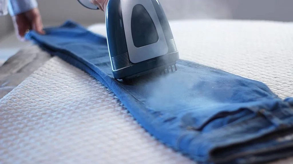 Ручной экспресс-отпариватель Morphy Richards Express Steam Handheld Garment Steamer 361000