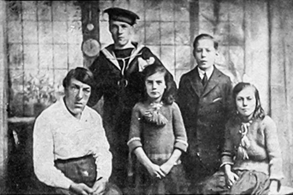 Запечатленная история