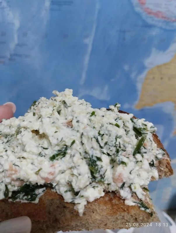 Тарталетки с рыбой, яблоком и тимьяном