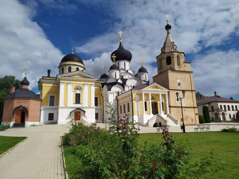 Путешествуйте по России!