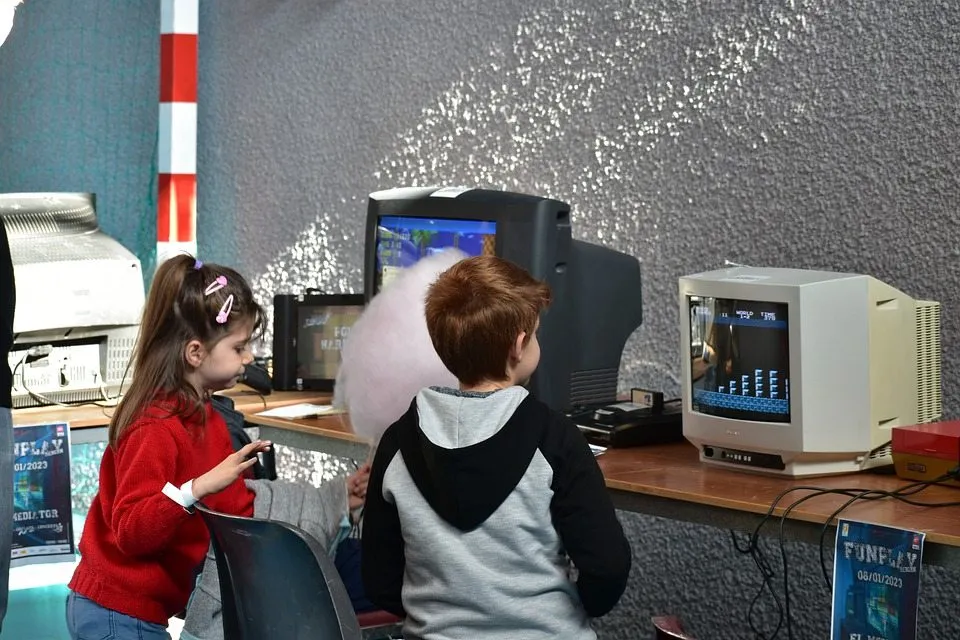 Длительное время работы с экраном и задержки развития в детском возрасте