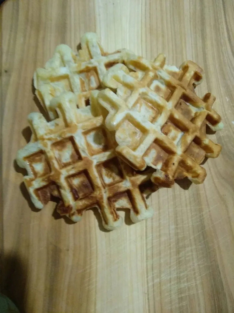 Вафли банановые в электровафельнице GF-040 Waffle-Grill-Toast