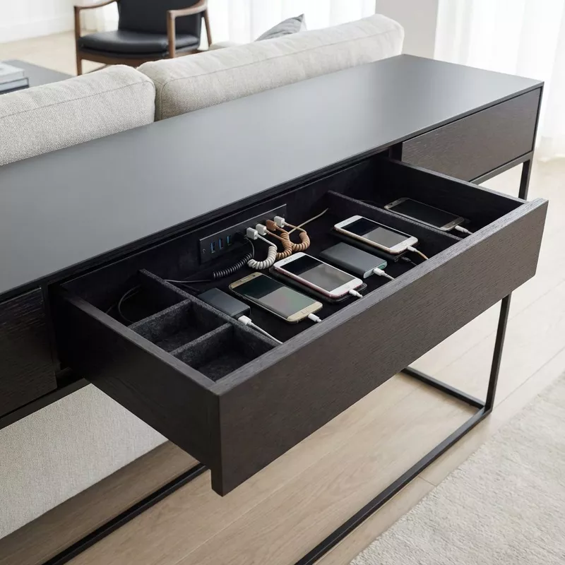 Tech-free зона в прихожей