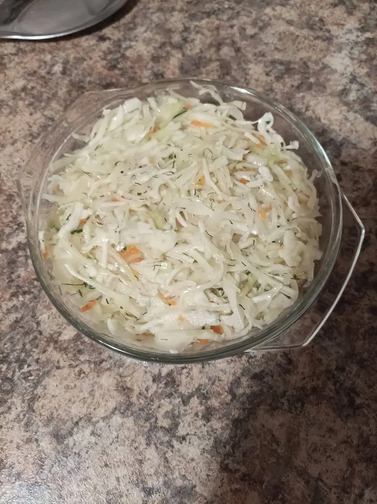 Салат из свежей капусты столовский